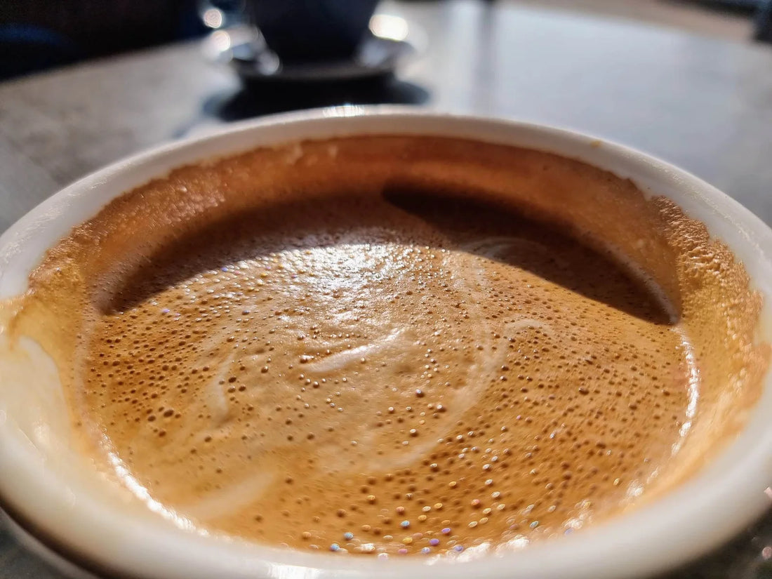 Kaffe med honning: en ny smak og en helsebringende vane