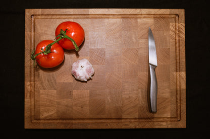 Skjærebrett i eik med rille – Biemagi nr. 4